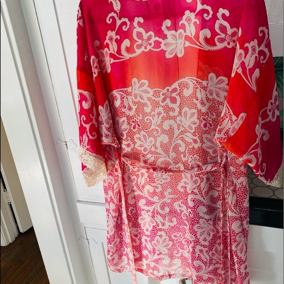 Boho Anthropologie “In Bloom” Silk Sheer Red & Pink🌺Floral & Lace Robe w/Belt - Picture 5 of 16